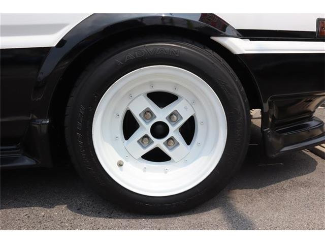 �O�i14�C���`AW�ł��B�^�C���̎R�͎Ԍ��ɂ͒ʂ�悤�ł���������������K�v�ɂȂ�܂��B