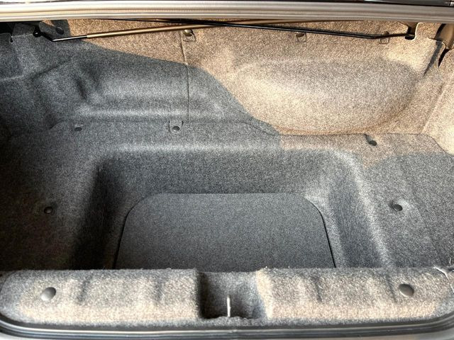 ���i�̂���������ʋ΁A���}���ɏ\���ȉ׎��X�y�[�X���m�ۂ��Ă���܂��B