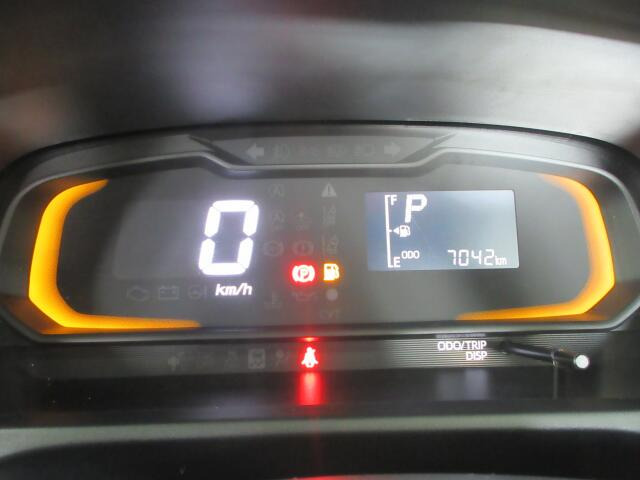 �V���v���Ō��₷���f�U�C���̃��[�^�[�p�l���ł��B�Ԃ̏�񂪕\�������厖�ȏꏊ�����炱�����₷������؂ł��ˁB