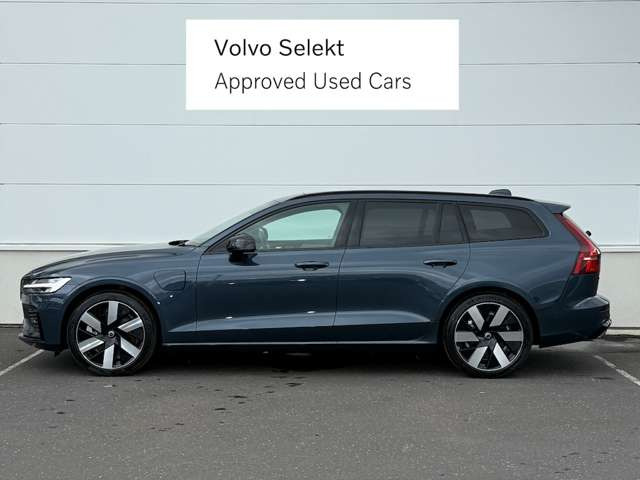 V60リチャージ PHEV T6 AWD アルティメット 4WD