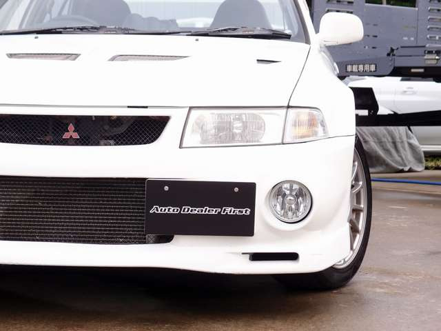 全国でも台数の少ないランサーエボリューション6の入庫!過去分解整備記録簿も17残っており、Grgoセキュリティ、クスコ車高調、BLTZマフラーなどの充実装備にタイミングベルトも一式交換済み