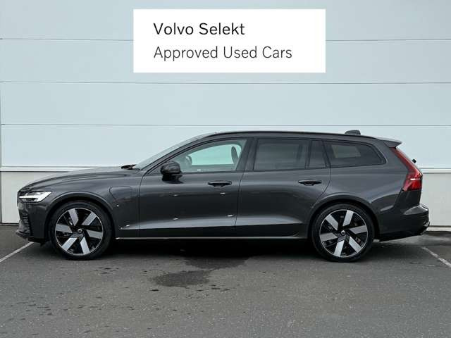 V60リチャージ PHEV T6 AWD アルティメット 4WD