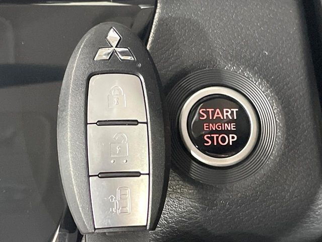 �y�I�y���[�V�����L�[�z�J�o����|�P�b�g�ɓ��ꂽ�܂܂ł��h�A�̎{���E�������\�ȃX�}�[�g�L�[�𑕔��B�G���W���̃I���E�I�t�����J�M�����o���K�v����������Ƃ��Ă��֗��ł���