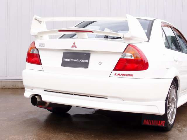 令和1年9月29日 走行106,294km タイミングベルト一式交換、各オイルシール交換/ウォーターポンプ交換/プラグ交換/R2.9/R4.9/R6.9/過去整備記録簿17枚有