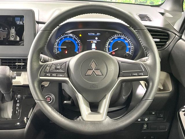 �y�����v�����X�e�A�����O�z�㎿�Ȋv���g�p���邱�ƂŁA��ɂ����������݂ƂĂ��^�]���₷���n���h���ł���