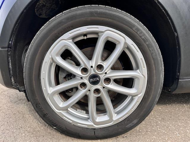 �y�A���~�z�C�[���z�f�U�C�������厖�ł����A�X�`�[���z�C�[���ɔ�ׂăA���~�͌y�ʂł��̂ŁA�R��⑖��ɂ��e�����܂��B