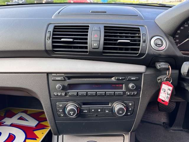 �C���ɍ��킹�Ē����I�ɑ��삷�邱�ƂŁA�ԓ������ł����K�ɕۂĂ܂��B