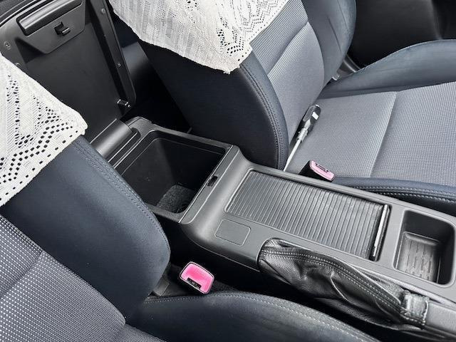 シガーソケットは中にあります!