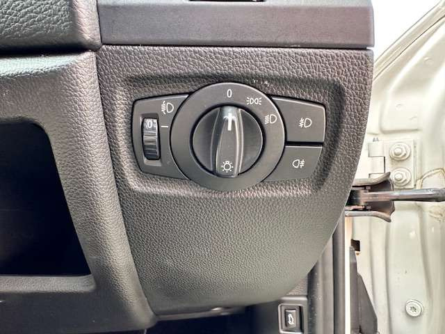 ��ɐG��鎖�ƂȂ�^�]�Ȏ���ł��B�܂�Ŏ���ɋ���悤�Ƀ����b�N�X�ł���^�]�Ȃł��B�O�̌�����Y�ꂳ���Ă���܂��ˁB