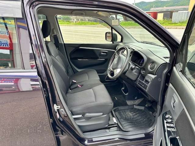 運転する際の心地よさは、シートが大部分を占めるかと思います。ぜひ一度実車をご確認下さい!