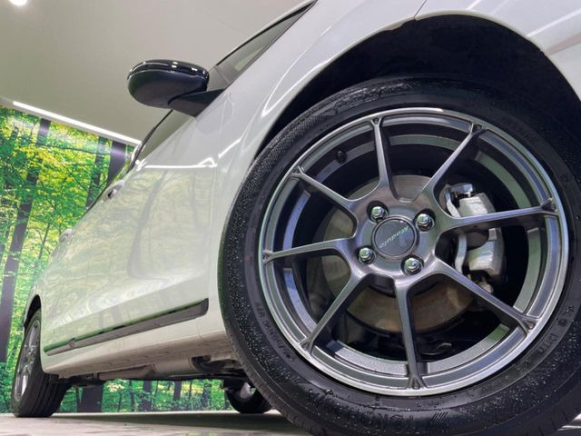 【純正16インチアルミホイール】外観にマッチした純正アルミホイールを装着しております。各種社外アルミホイールや、スタッドレスタイヤも取扱いしております。是非ご相談ください♪