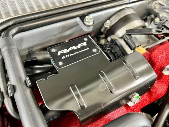 �p���[�g���C���ɂ�S208�Ɠ����A���o�͂́uEJ20�v�o�����X�hBOXER�G���W���𓋍ځB��pECU�A�o�����X�h�N���b�`�J�o�[&�t���C�z�C�[���A�{�[���x�A�����O�E�c�C���X�N���[���^�[�{