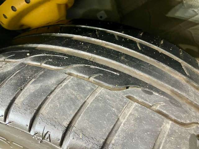 【大好評★ボディーコーティング!】愛車のお手入れはこれで決まり!納車時にしっかりとコーティングする事で大切なお車が長持ちします!お値段やコーティングの耐久性なども様々ですので先ずはご相談ください!