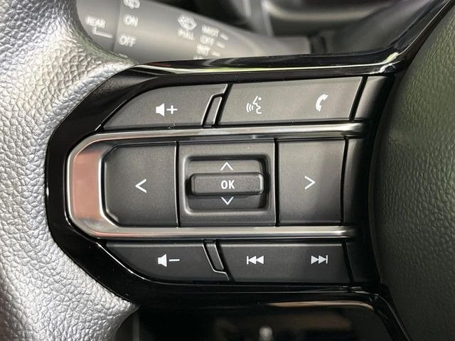 �y�X�e�A�����O�X�C�b�`�z�^�]���A�O������ڐ������炷���ƂȂ��A�I�[�f�B�I���̑��삪�\�ȕ֗��@�\!���S&���K�ȃh���C�u�����o���Ă���܂���