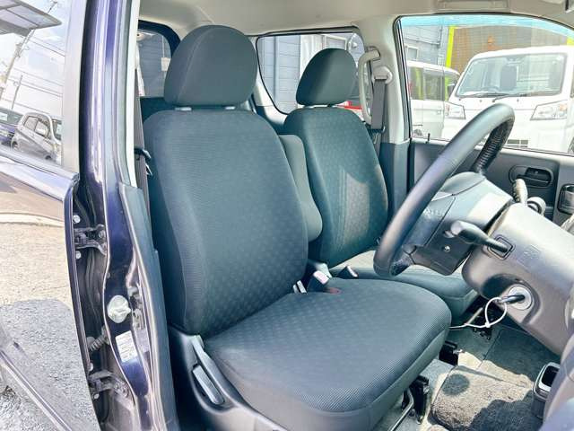 ���X�ł͌y�����Ԃ��畁�ʎԂ܂ŕ��L���I�[�����[�J�[�̎Ԏ�E�F�E�O���[�h��L�x�ɑ����Ă���܂��B