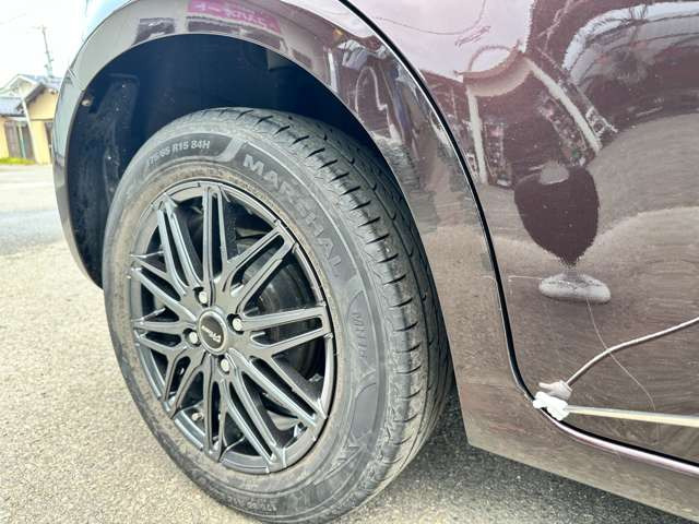 当店のお車はご遠方の方でも車両のメリット&デメリットをしっかりご検討頂ける様に細かく写真撮影したものを掲載しております。是非ご検討下さいませ!