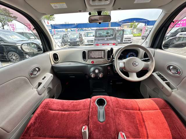 車を運転する際には運転席の存在は欠かせません。なのでしっかりとチェックしたいポイントですね。