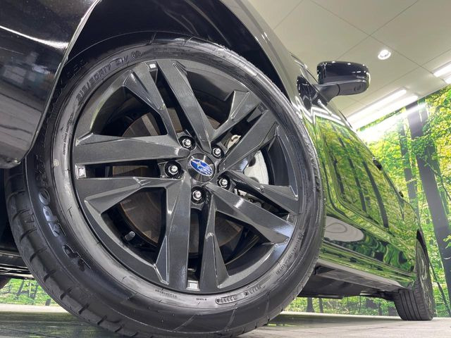 �y����17�C���`�A���~�z�C�[���z�O�ςɃ}�b�`���������A���~�z�C�[���𑕒����Ă���܂��B�e��ЊO�A���~�z�C�[����A�X�^�b�h���X�^�C�����戵�����Ă���܂��B���񂲑��k����������