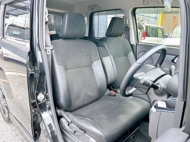 ���X�ł͌y�����Ԃ��畁�ʎԂ܂ŕ��L���I�[�����[�J�[�̎Ԏ�E�F�E�O���[�h��L�x�ɑ����Ă���܂��B