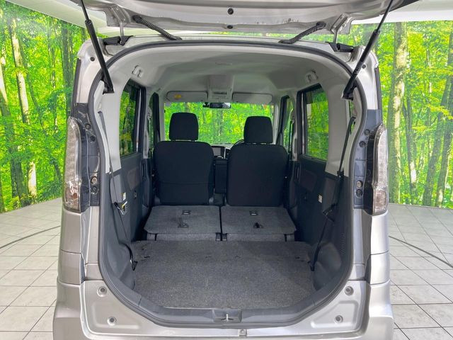 ���i�̂���������ʋ΁A���}���ɏ\���ȉ׎��X�y�[�X���m�ۂ��Ă���܂��B�Z�J���h�V�[�g��|���ƁA�傫�ȉו��̐ύڂ��\�ł���