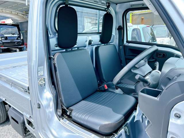 当店では軽自動車から普通車まで幅広くオールメーカーの車種・色・グレードを豊富に揃えております。