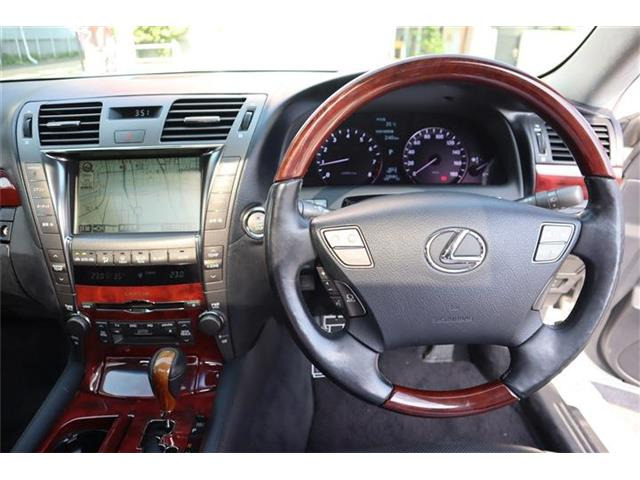 購入の仕方は・手付金を20%ご入金頂いた方に(売約済み!)となります。残りは納車までです。ローンもできますし、カードも使えます!ローン不安な方は店長に是非ご相談下さい。誠意を持って相談に乗ります!