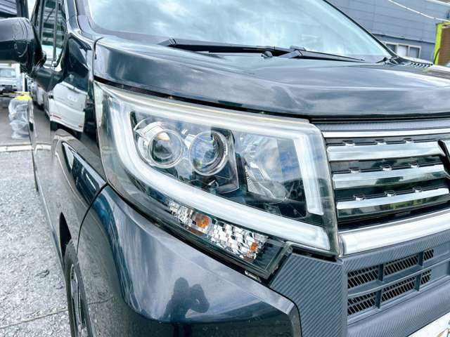 �yLED�w�b�h���C�g�zLED�Ȃ̂Ŗ��邳���΂��������Ԃ����S���đ��s���������܂���