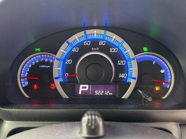 ☆納車までに車両美装など専任スタッフが作業いたします☆ 内装はスチーム洗浄をはじめ、できるだけ気分よくお乗りいただけるよう美装いたします!外装は機械で磨きをかけて、ワックスコーティングをかけています。