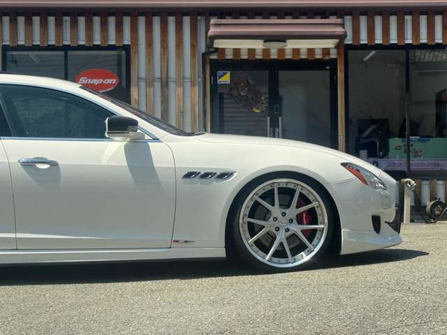 H26年式(2014年)マセラティ クワトロポルテGT S 入庫致しました!★B&Wプレミアムサウンドシステム/赤キャリパー/カスタム多数/左H/黒革/サンルーフ/Bカメラ/ETC★ご来店予約受付中★