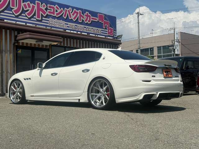 ハイパーフォージド22インチAW エアロ ローダウン 可変バルブ式マフラー 左ハンドル サンルーフ 黒革シート シートヒーター TV ナビ DVD Bluetooth バックカメラ ETC