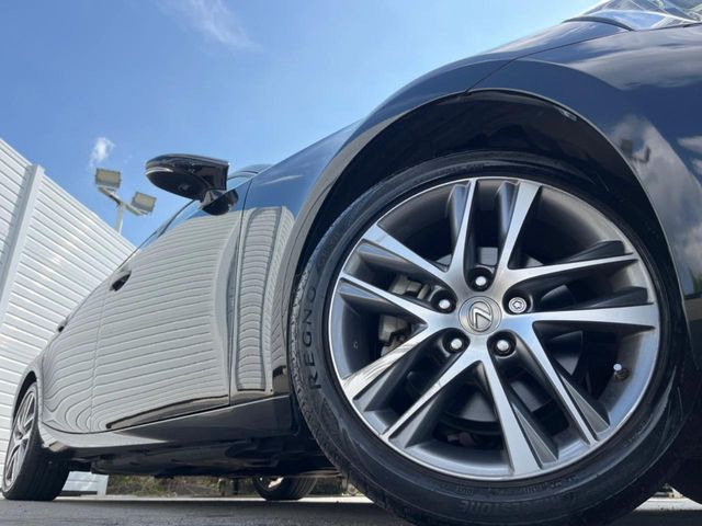 �y����17�C���`�A���~�z�C�[���z�O�ςɃ}�b�`���������A���~�z�C�[���𑕒����Ă���܂��B�e��ЊO�A���~�z�C�[����A�X�^�b�h���X�^�C�����戵�����Ă���܂��B���񂲑��k����������