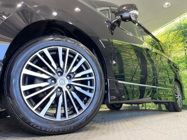 �y����18�C���`�A���~�z�C�[���z�O�ςɃ}�b�`���������A���~�z�C�[���𑕒����Ă���܂��B�e��ЊO�A���~�z�C�[����A�X�^�b�h���X�^�C�����戵�����Ă���܂��B���񂲑��k����������