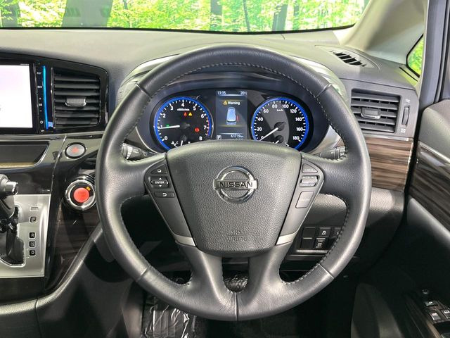 �y�����v�����X�e�A�����O�z�㎿�Ȋv���g�p���邱�ƂŁA��ɂ����������݂ƂĂ��^�]���₷���n���h���ł���