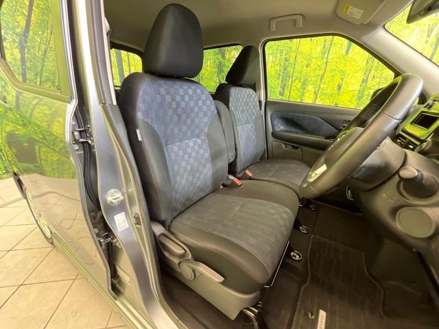 運転席シート廻りは使用感も少なく、良好な状態となっています。丁寧に使われていたことがよくわかりますね。