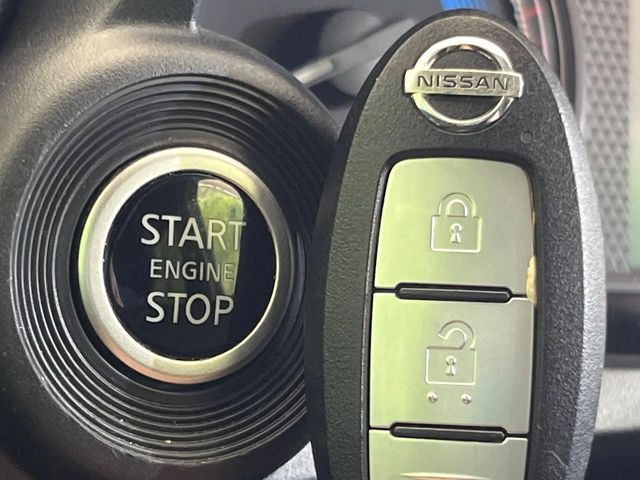 【キーレス】少し離れた場所からでもボタン一つでドアの開錠・施錠ができるのでとっても便利!ドアの鍵穴周りに傷をつけることもありません♪