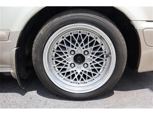 �O�i15�C���`AW�ł��B�^�C���̎R�͎Ԍ��ɂ͒ʂ�悤�ł���������������K�v�ɂȂ�܂��B