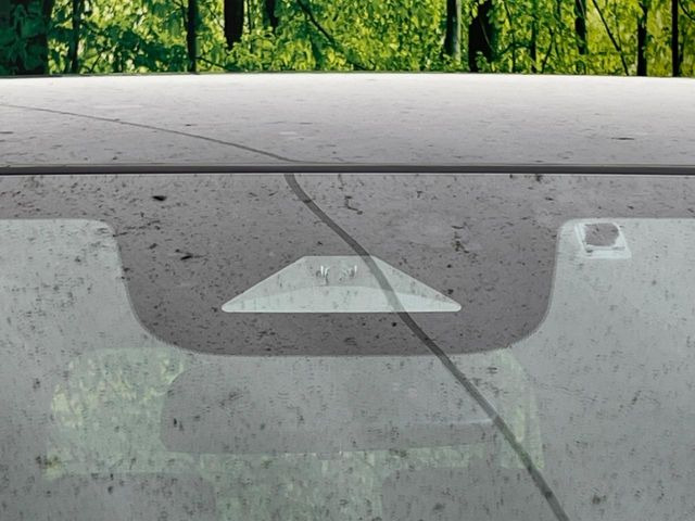 �y�z���_�Z���V���O�z���s���ɑO���̎ԗ�����F�����A�Փ˂������Ȏ��͌x��ƃu���[�L�ŏՓˉ���Ɣ�Q�y�����A�V�X�g�B�����S�Ƀh���C�u�����y���݂��������܂��B