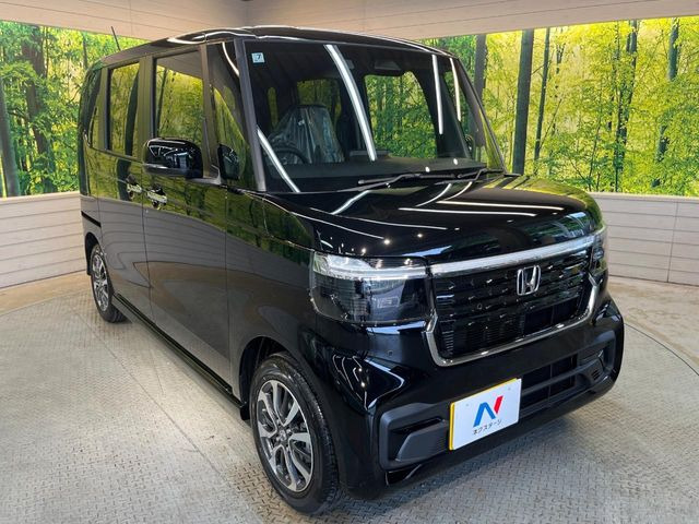 大好評のボディコーティング「弾スプラッシュコート」もご納車までに施工可能。通常のガラスコートと異なる、耐久年数6年の無機質ガラスコーティングが、ボディをキレイな状態に保ってくれます。