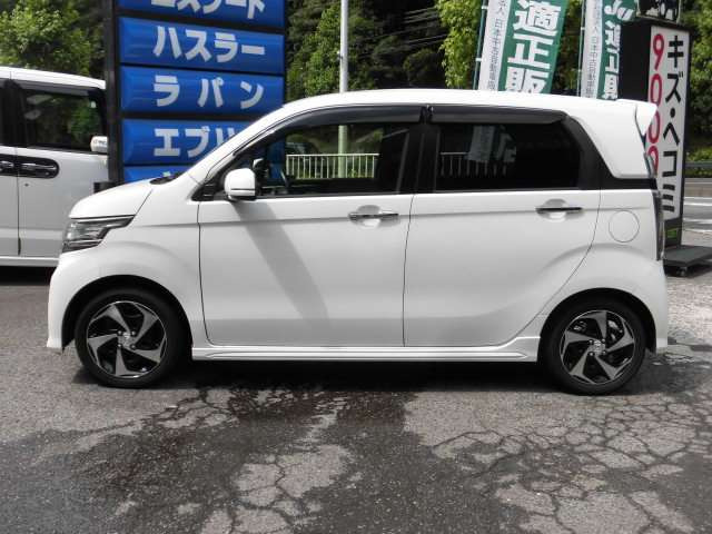 当社は「品質とプライシング」を徹底的にこだわり、現在相場価格のお車を適正な価格で販売しております。また走行距離より、車のコンディションを重視しており、全車必ず当社の仕入れ担当が目で見て買っております。