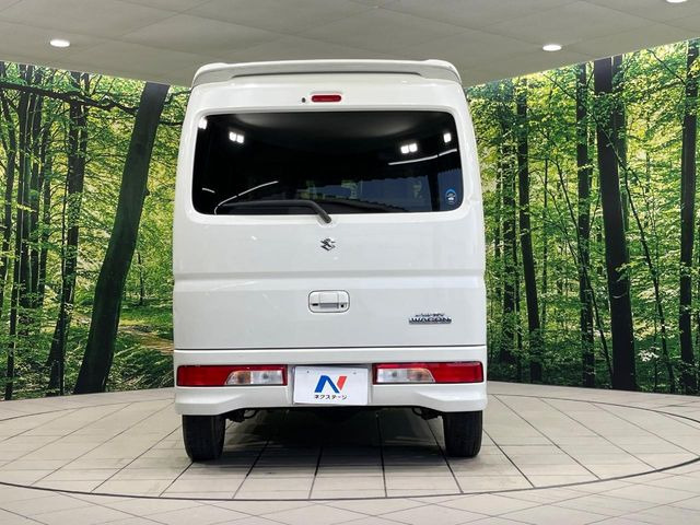 安心の最長10年・走行無制限保証(有償)をご用意。保証内容も充実はもちろん、無料点検&オイル交換や、年中無休の全国・24時間ロードサービスも付帯されておりますのでご安心下さい。