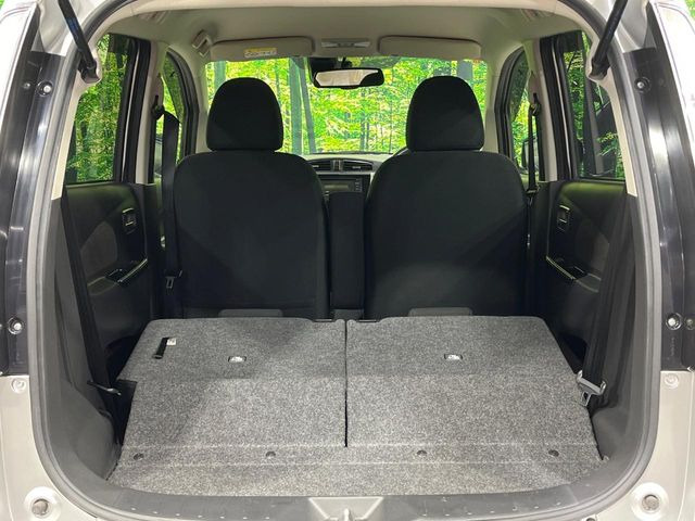 普段のお買い物や通勤、送迎等に十分な荷室スペースを確保しております。セカンドシートを倒すと、大きな荷物の積載も可能です♪