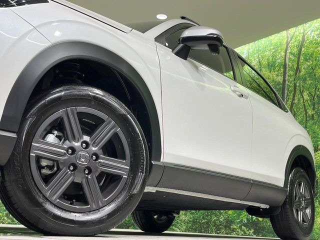 【純正16インチアルミホイール】外観にマッチした純正アルミホイールを装着しております。各種社外アルミホイールや、スタッドレスタイヤも取扱いしております。是非ご相談ください♪