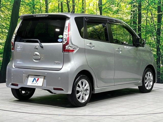 ☆全国のネクステージからお取り寄せが可能※!遠方の店舗に展示してあるクルマが気になる場合も、最寄りの店舗でご覧いただくことが可能です!是非私たちに要望をお聞かせください!※別途費用