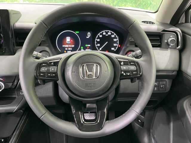 ステアリングも使用感が少なく、きれいな状態となっております♪