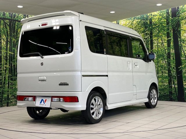 ☆全国のネクステージからお取り寄せが可能※!遠方の店舗に展示してあるクルマが気になる場合も、最寄りの店舗でご覧いただくことが可能です!是非私たちに要望をお聞かせください!※別途費用