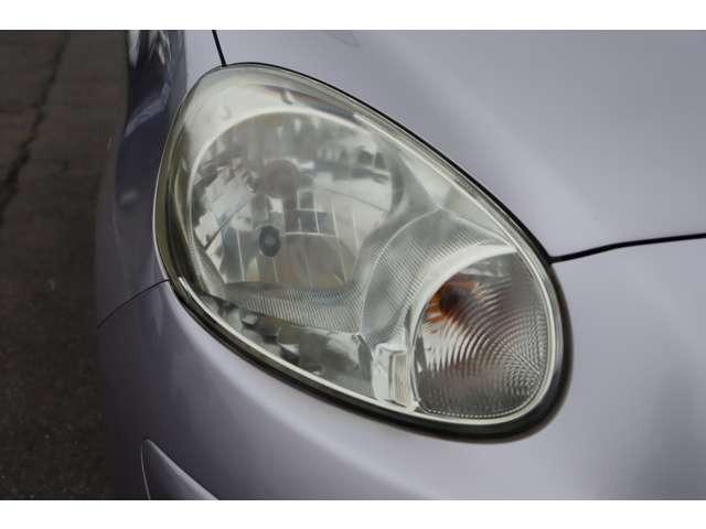 視線はギラっ☆とカッコよく( *´艸`)全車ヘッドライトは磨いております!!