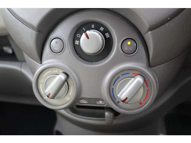 オートエアコン標準装備 自動で温度調整してくれるから無駄な操作も必要なし☆