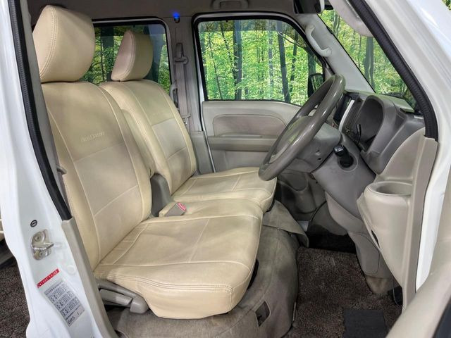 ドライバーによって運転しやすいポジションは異なり、あの車はどうなのか不安なこともありますよね。気になるお車は店頭で乗り込んでご確認いただけます♪