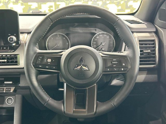 �y�����v�����X�e�A�����O�z�㎿�Ȋv���g�p���邱�ƂŁA��ɂ����������݂ƂĂ��^�]���₷���n���h���ł���