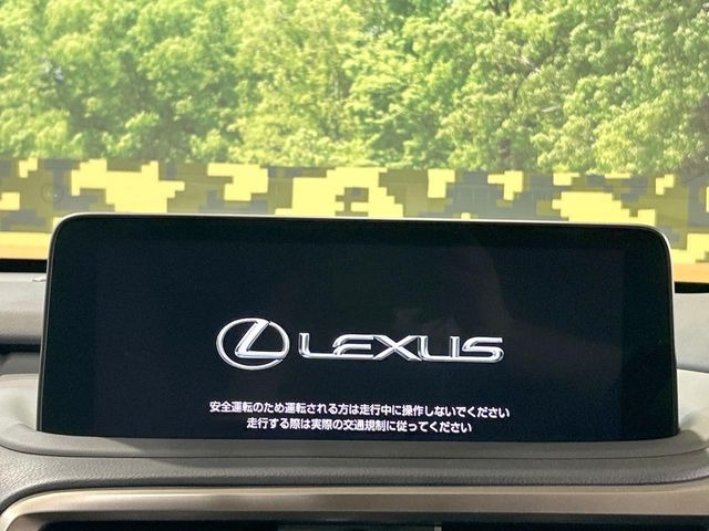 【12.3インチワイドナビ】高級感とインパクトのある大型ワイドナビを装備。各種オーディオ操作はもちろん、横長ワイド画面でのマップ2分割表示など、利便性も高いナビです♪